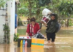 Mưa lớn gây ngập hàng trăm căn nhà, hàng ngàn ha hoa màu của người dân