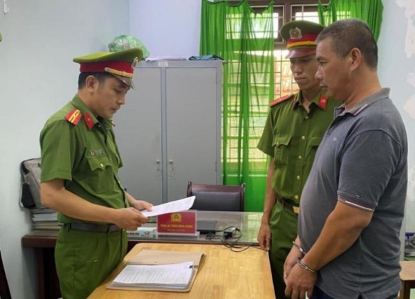 "Nổ" giới thiệu việc làm, chạy đất tái định cư để chiếm đoạt hàng trăm triệu đồng