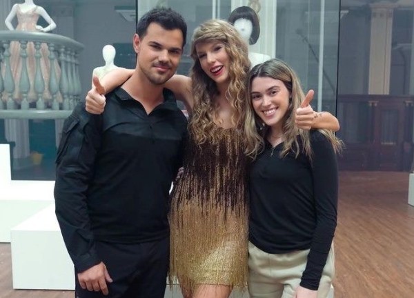 Ảnh 3 người trùng tên hút 7,8 triệu like: Taylor Swift tái ngộ tình cũ Taylor Lautner và vợ Taylor Dome, tình địch lại là fan?