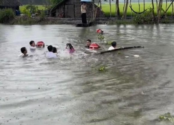 Xôn xao đám cưới đón dâu gian nan như đi "thỉnh kinh" của thầy trò Đường Tăng, trèo đèo vượt suối có đủ