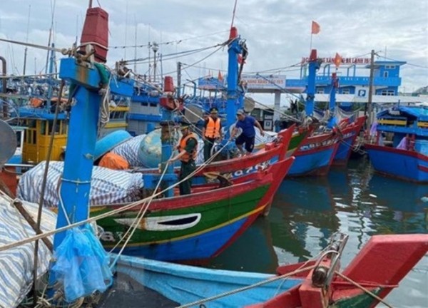 Áp thấp nhiệt đới trên Biển Đông: Xác minh 12 tàu thuyền đang trong vùng nguy hiểm