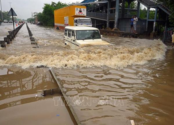 Mưa lớn gây thiệt hại nặng nề ở khu vực miền Bắc Ấn Độ