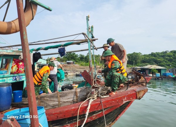 Bão số 1 giật cấp 14 trên vịnh Bắc bộ, đang áp sát Quảng Ninh