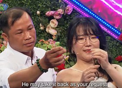 Chủ tiệm sửa xe bị mẹ đơn thân trả quà sau khi từ chối hẹn hò