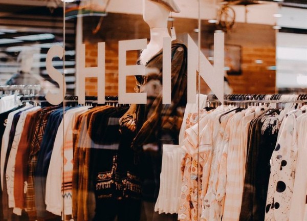 H&M kiện Shein vì "đạo nhái thiết kế"