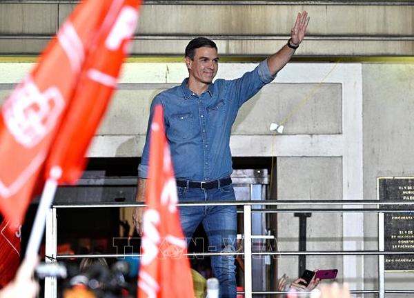 Ông Pedro Sanchez được chỉ định là Thủ tướng Tây Ban Nha tạm quyền