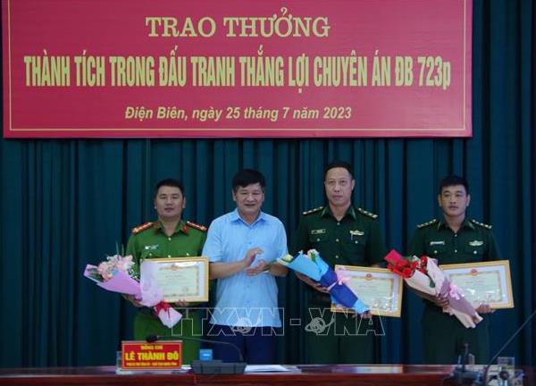 Thưởng nóng lực lượng biên phòng phá đường dây ma túy từ Lào về Điện Biên