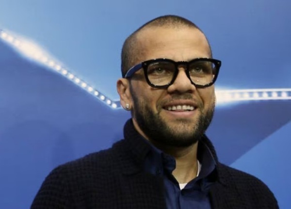 Dani Alves bị truy tố tội hiếp dâm