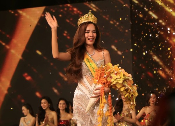 Màn ứng xử ấn tượng của tân Miss Grand Vietnam 2023 Lê Hoàng Phương