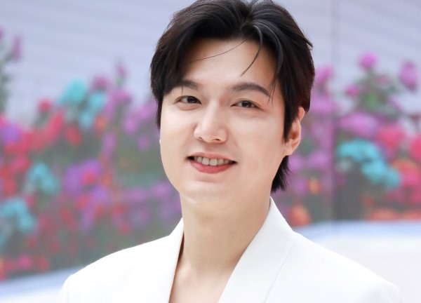 Lee Min Ho gây chú ý với diện mạo ở tuổi U40