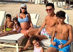 Loạt cầu thủ đào hoa, nhiều vợ, đông con nhất làng bóng đá, CR7 chưa là gì