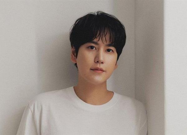 Kyuhyun Super Junior ký hợp đồng với công ty mới