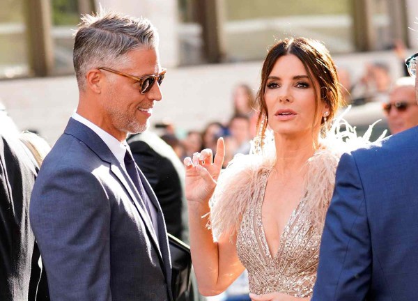 Sandra Bullock chăm sóc cho bạn trai những ngày cuối đời