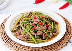 Xào bò với cần tây, cho thêm ít rau này món ăn ngon hẳn, giờ mới biết vẫn chưa muộn