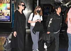 Angelina Jolie hiếm hoi cho con gái út lộ diện, Pax Thiên ra dáng anh cả bảo vệ mẹ minh tinh và em