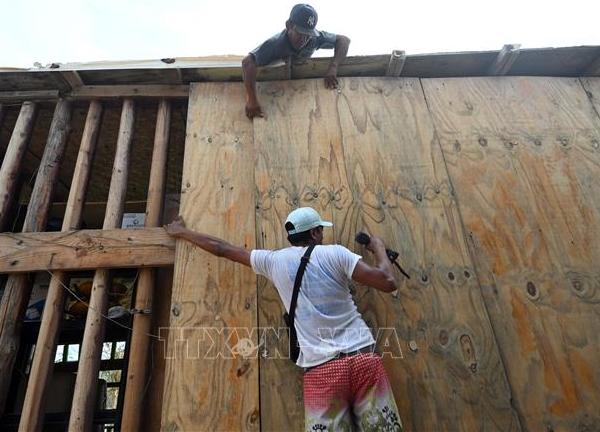 Mỹ, Mexico đẩy mạnh công tác phòng, chống bão Hilary