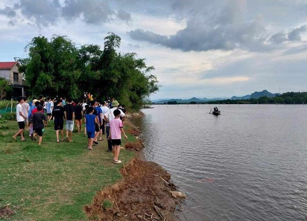 Quảng Bình: Tắm sông, một nam sinh đuối nước tử vong