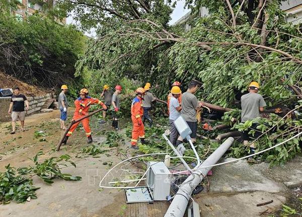 Trung Quốc phân bổ thêm gần 70 triệu USD để cứu trợ thiên tai