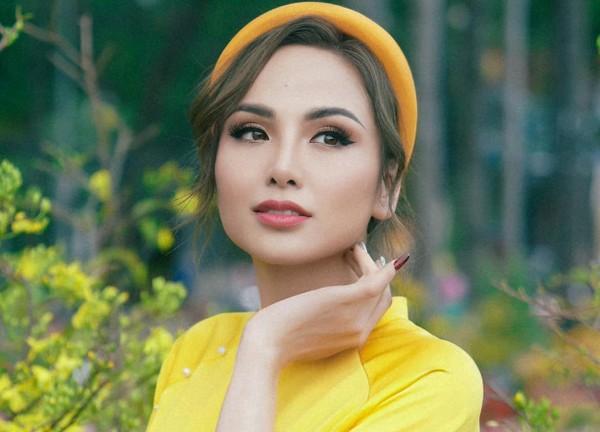Hoa hậu Diễm Hương lên tiếng khi bị nói 'bỏ đại gia, lấy chồng nghèo nên bán hàng online'