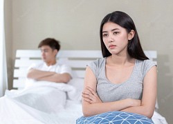 Về chơi nhà bạn trai, tôi sững sờ khi thấy bức ảnh treo trên tường