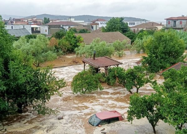 Bão lũ kinh hoàng khiến hàng loạt nước châu Âu điêu đứng