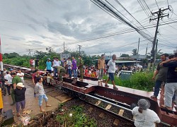 Đồng Nai: Băng qua đường sắt, 2 người đi xe máy bị tàu lửa tông tử vong