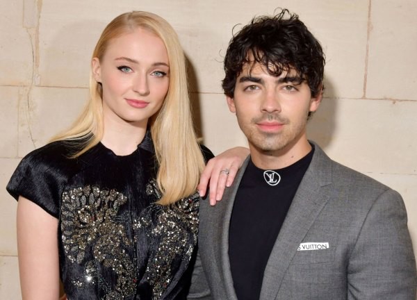 Joe Jonas đệ đơn ly hôn Sophie Turner