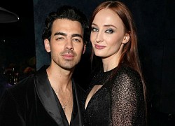 Joe Jonas vẫn đeo nhẫn cưới giữa tin đồn ly hôn