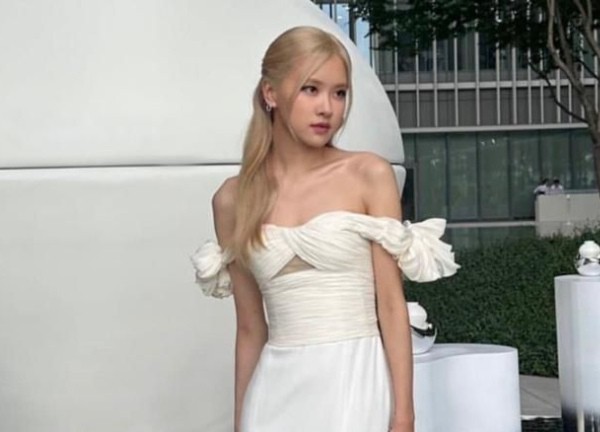 Rosé (BLACKPINK) xuất hiện như cô dâu tại sự kiện