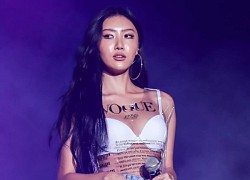 Hwasa có nguy cơ đối mặt với án tù, phạt 90 triệu vì màn trình diễn phả.n cả.m ở trường đại học