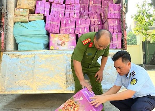 Tạm giữ 21.000 bánh trung thu không rõ nguồn gốc