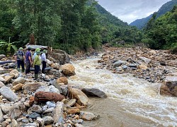 Huy động hàng trăm người tìm kiếm nạn nhân mất tích do lũ dâng kinh hoàng ở Lào Cai