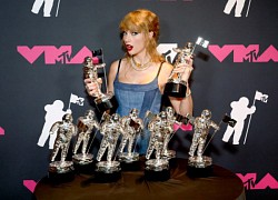 "Nữ hoàng" VMAs 2023 gọi tên Taylor Swift: "Chặt chém" trên thảm hồng, giật 9 chiếc cúp không bằng khoảnh khắc rơi nhẫn 400 triệu