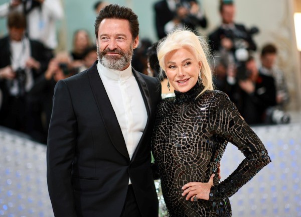 Tài tử "Người Sói" Hugh Jackman ly hôn vợ sau 27 năm gắn bó