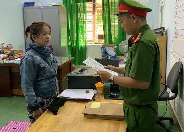 Đà Nẵng: Nữ 'cò đất' U.60 lừa 'chạy' hồ sơ đất đai