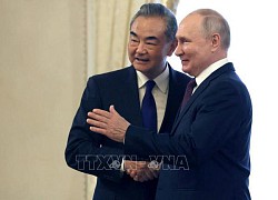 Tổng thống Nga Vladimir Putin tiếp Bộ trưởng Ngoại giao Trung Quốc Vương Nghị