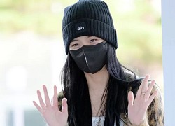 Jisoo (BLACKPINK) lộ diện sau tin rời YG, thái độ ra sao?