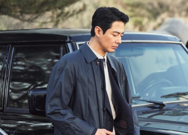 Jo In Sung và màn tái xuất ấn tượng với 'Moving'