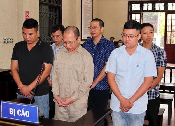 4 cựu lãnh đạo trung tâm đăng kiểm nhận hối lộ của 12 chủ phương tiện