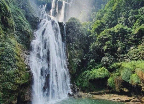 Cận cảnh thác Nặm Me nguyên sơ, bí ẩn nằm giữa núi rừng Tuyên Quang