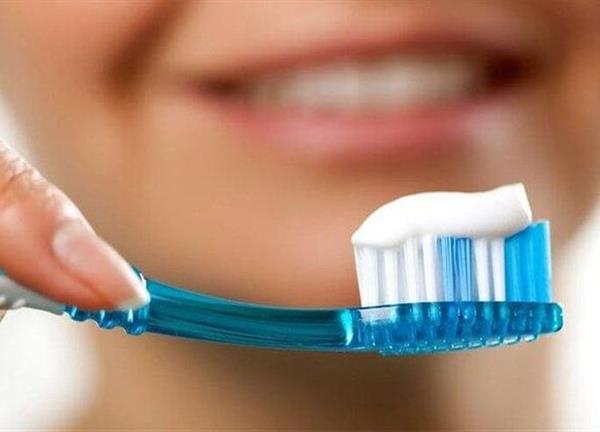 Nên đánh răng trước hay sau bữa sáng?