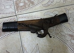 Người đàn ông tử vong cạnh khẩu súng tự chế