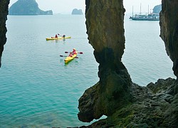 Chèo kayak khám phá vịnh Hạ Long