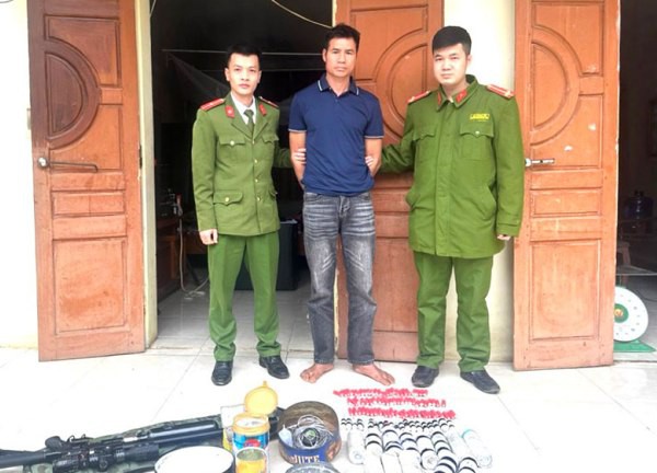 Mua nguyên liệu trên Shopee để chế pháo nổ và vũ khí