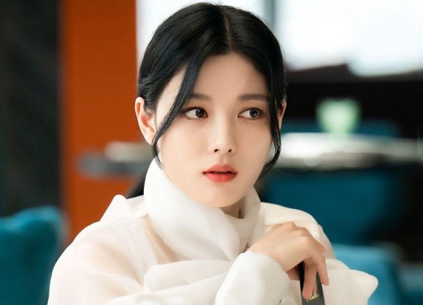 Mỹ nhân "My Demon" Kim Yoo Jung tiết lộ bí mật hậu trường thú vị