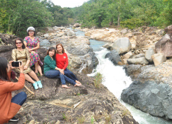 Suối Gấm nên thơ