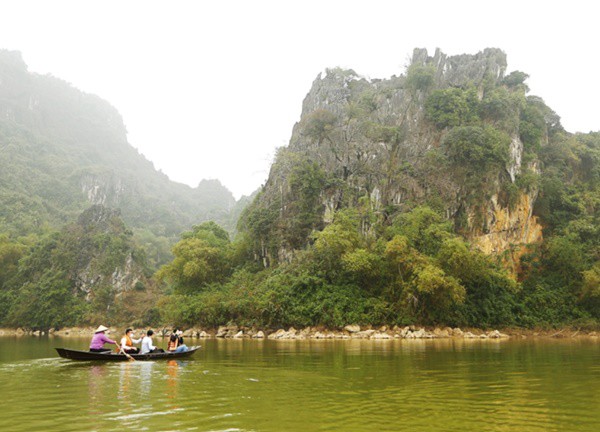 Thăm hồ Quan Sơn - "Hạ Long thu nhỏ"