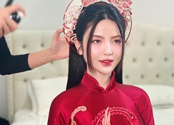 Vợ Quang Hải diện áo dài thêu chỉ vàng, đội mấn đặc biệt trong lễ ăn hỏi