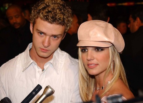 Người hâm mộ của Britney Spears đồng lòng 'chặn đường' Justin Timberlake trên các BXH âm nhạc