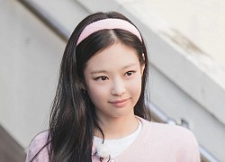 Jennie (BLACKPINK) &#8220;hack tuổi&#8221; đỉnh cao, debut 7 năm cứ ngỡ tân binh mới ra mắt